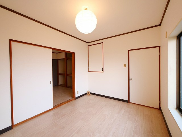 Revo郡山の洋室