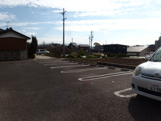 ヴィラ南屋敷の駐車場