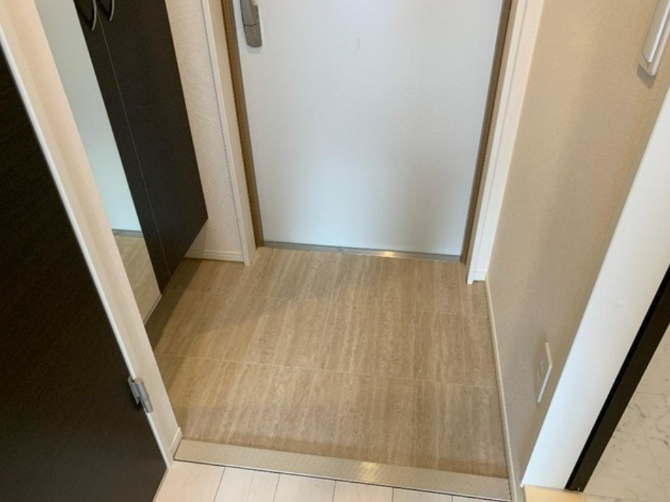 調布市多摩川４丁目の賃貸マンションの玄関|施工会社イメージ写真