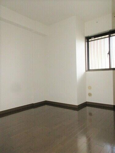 レクセル鶴川の内装|洋室約5.4畳　※2021年9月撮影