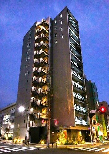 台東区入谷２丁目の賃貸マンションの外観|夜間外観　※2022年10月内覧会開催時撮影