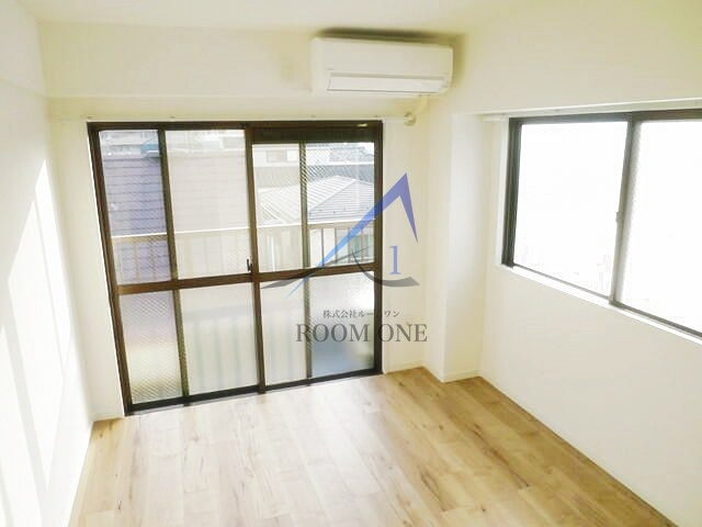 エクセルピア南六郷２番館の居間・リビング|洋室のお部屋です。