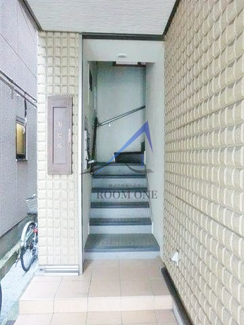 寿ビルのエントランス|エントランスです。