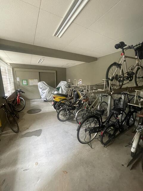 ライジングプレイス浅草弐番館の駐車場| 