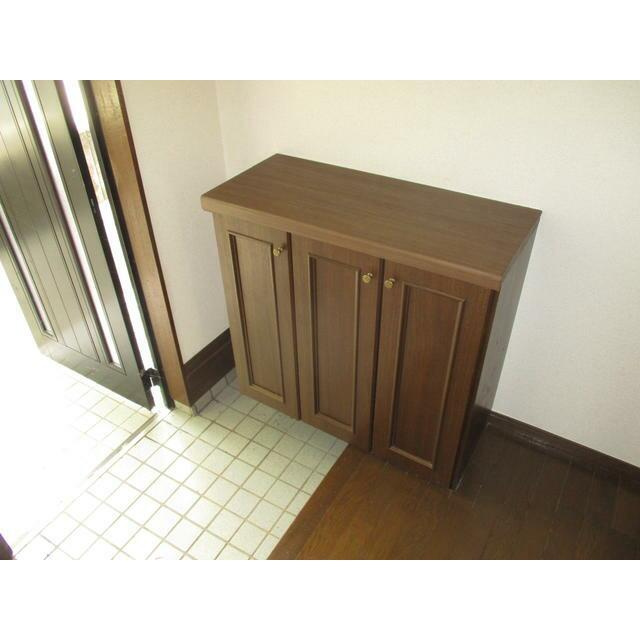 金井ビューヒルズＢ棟の玄関