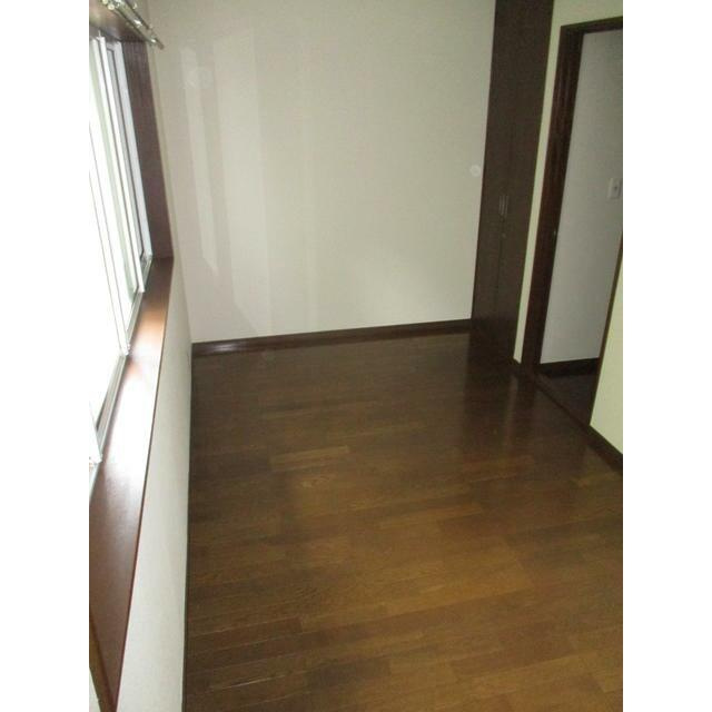 金井ビューヒルズＢ棟の居間・リビング