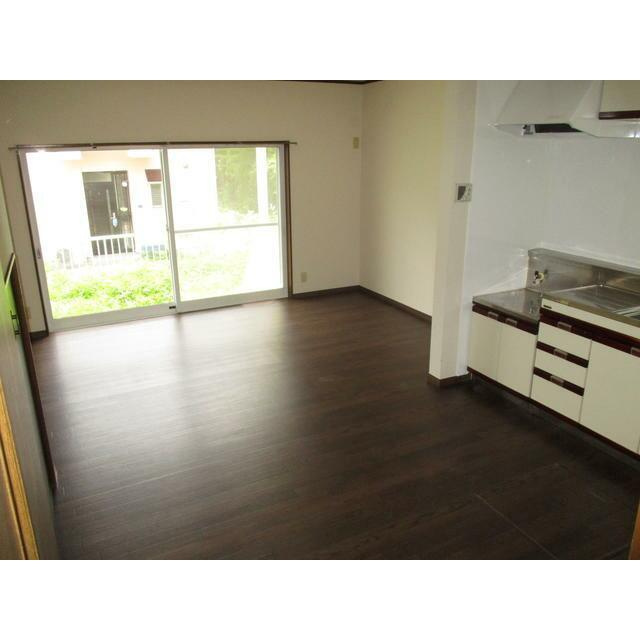 金井ビューヒルズＢ棟の居間・リビング