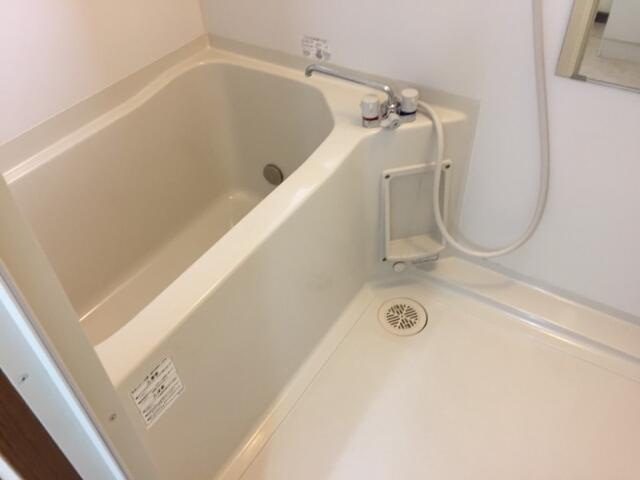 金井ビューヒルズＢ棟の浴室