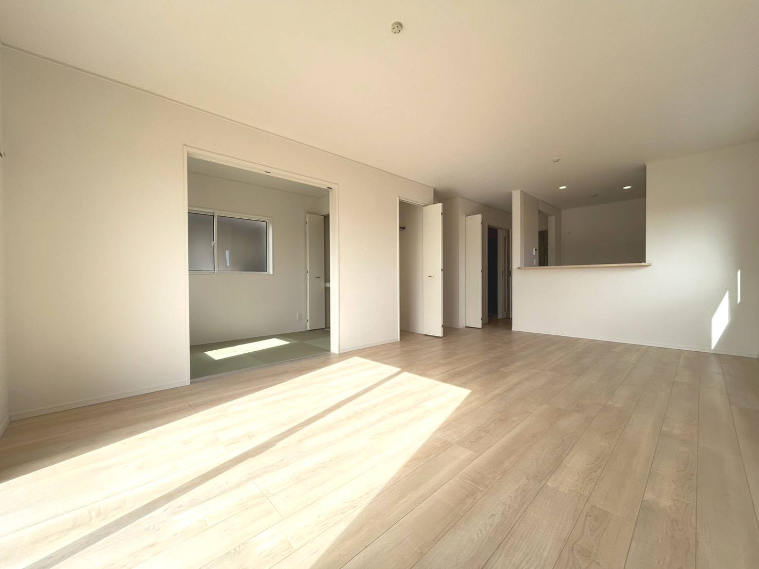 クワイエ　一宮市東加賀野井第1　全1区画分譲の前面道路含む現地写真|「現地（2025年12月8日）撮影」　
■前面道路　
■ヤマダ不動産　株式会社リライフ