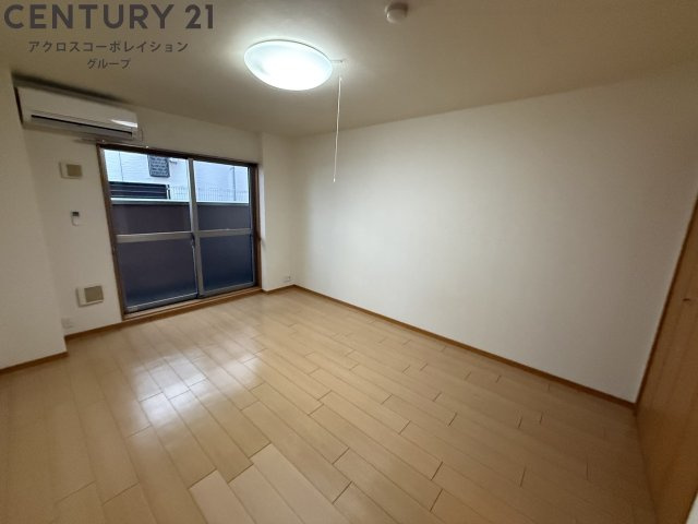 洋室9帖の大きな１K

