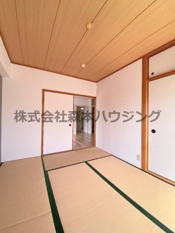 【和室】 | 　香里園ヒルズ | ※反転タイプ別室の写真となります。
　設備内容など相違がある場合あくまで現状優先となります。