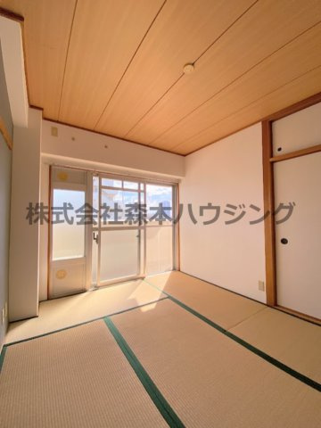 【和室】 | 　香里園ヒルズ | ※反転タイプ別室の写真となります。
　設備内容など相違がある場合あくまで現状優先となります。
