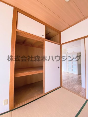 【和室】 | 　香里園ヒルズ | ※反転タイプ別室の写真となります。
　設備内容など相違がある場合あくまで現状優先となります。