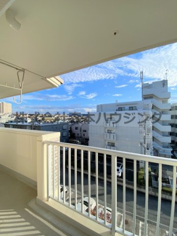 【展望】 | 　香里園ヒルズ | 室内からの眺望です