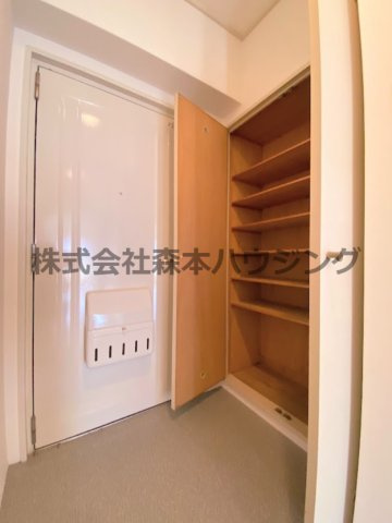 【内装】 | 　香里園ヒルズ | ※反転タイプ別室の写真となります。
　設備内容など相違がある場合あくまで現状優先となります。