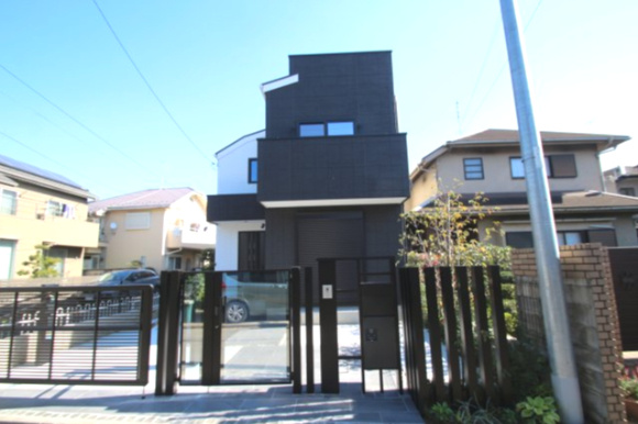 【＆RESORT HOUSE】鷹の台の外観|『安心、安全を守る設備』：●地震の揺れを吸収 国土交通大臣認定「AIMダンパー」●長持ちで強いパワーボード