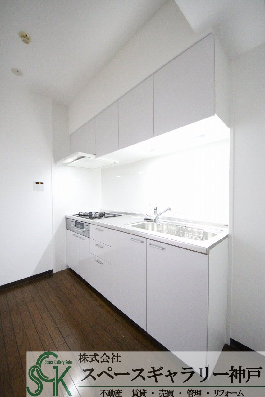 ルミエール神戸のキッチン|※お部屋により仕様が異なる可能性があります。