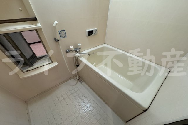 アドバンス渋川の浴室|コンパクトで使いやすいお風呂です