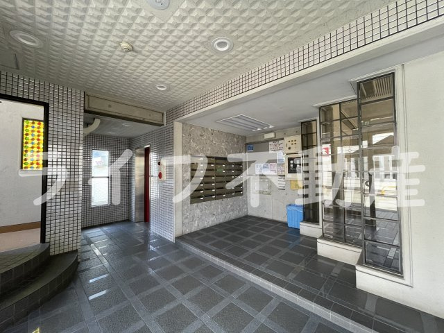 アドバンス渋川のエントランス|清潔なエントランスです