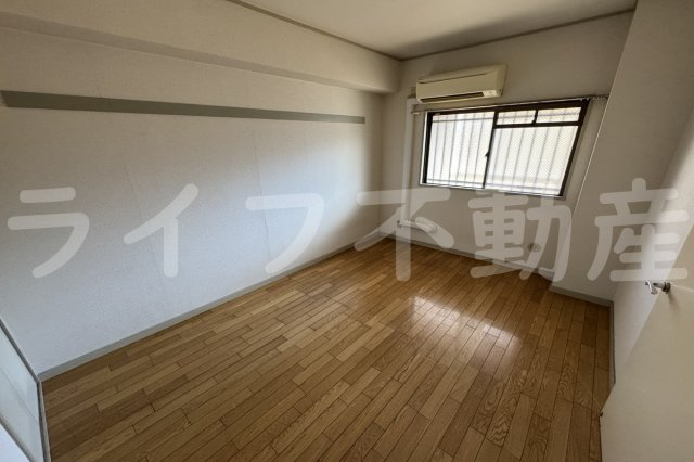 アドバンス渋川の居間・リビング|こちらのリビングで趣味の時間をお楽しみください