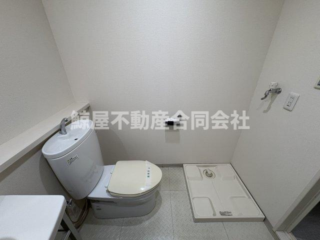 銀座ダイヤハイツのトイレ|落ち着いた色調のトイレです