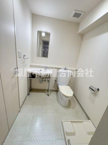 銀座ダイヤハイツのトイレ|ゆったりとした空間のトイレです