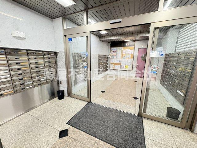 銀座ダイヤハイツのエントランス|落ち着いたエントランスです