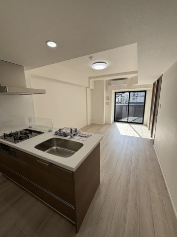 ARCOBALENO MINAMISENJUの居間・リビング