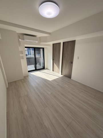 ARCOBALENO MINAMISENJUの居間・リビング