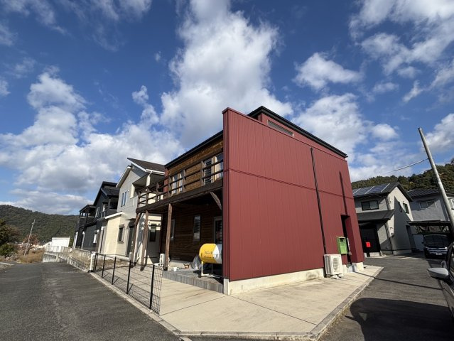 安佐北区三入南二丁目の前面道路含む現地写真