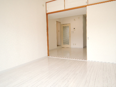 【寝室】 | ※同一仕様・別号室の参考写真