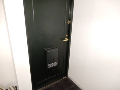 【玄関】 | ※同一仕様・別号室の参考写真