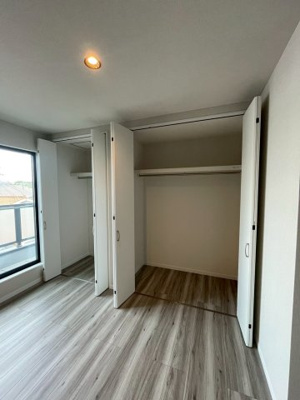 【収納】 | 【弊社売主物件】出口5丁目 新築戸建 | エイブルにて取扱い可能な住宅ローンは、全部で10種類以上！お客様にピッタリの住宅ローンを当社のFPよりご案内させて頂きます。住宅ローンのご相談だけでも、お気軽にご相談下さいませ。
