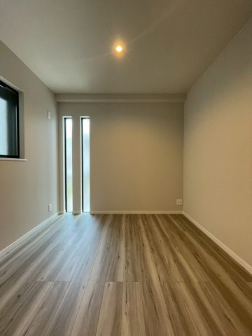 【子供部屋】 | 【弊社売主物件】出口5丁目 新築戸建 | 物件を比較検討したいお客様には、「物件比較見学プラン」をご用意しております。こちらの物件だけでなく、お客様の希望に沿った物件を、いくつかまとめてご案内させて頂きます。