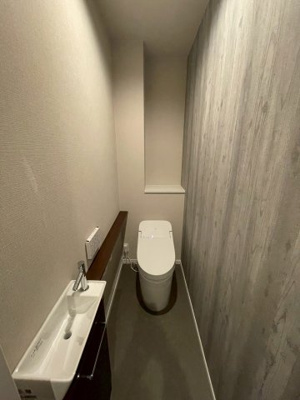 【トイレ】 | 【弊社売主物件】出口5丁目 新築戸建 | こちらのサイトに掲載されている全ての物件が、当社にてご紹介可能です！気になる物件がありましたら、弊社スタッフまでお気軽にお問合せ下さいませ。