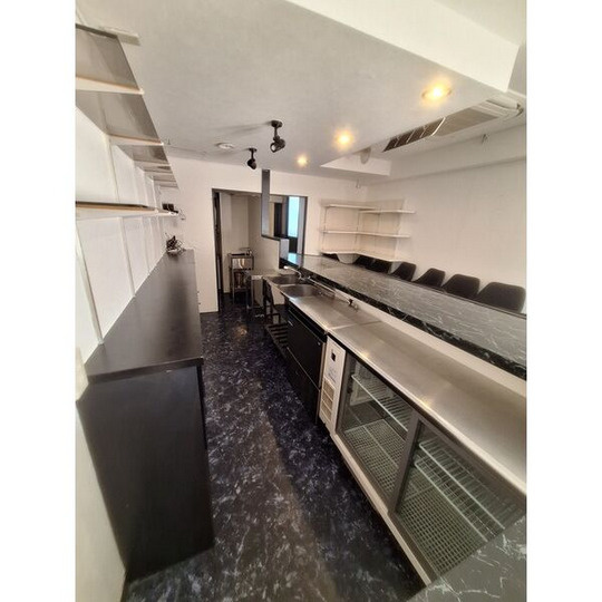 ダンディビルの内装