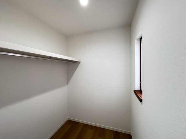 中古戸建　長楽寺1丁目の収納|納戸奥のウォークインクローゼット