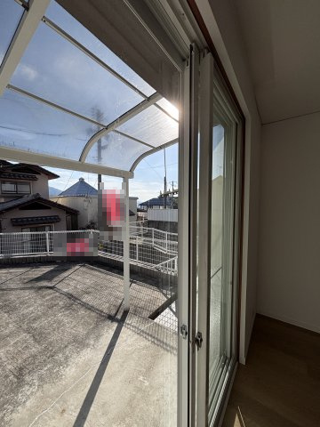 中古戸建　長楽寺1丁目のその他|約20帖の広々リビングは二重サッシ仕様。外気温や音を抑えた、静かで快適な住環境です。