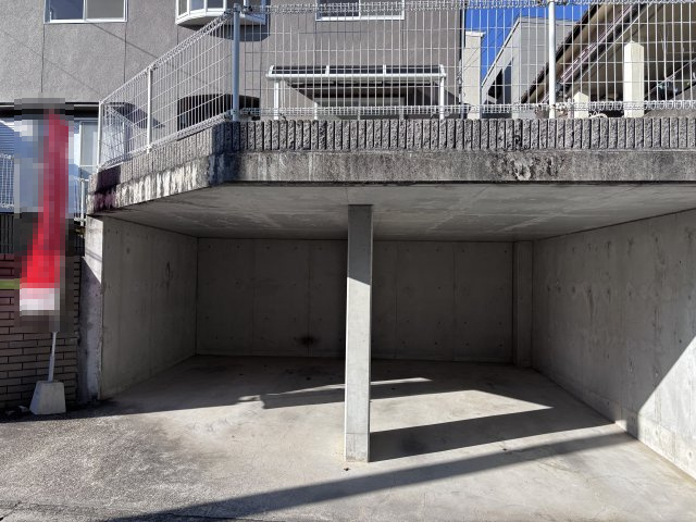 中古戸建　長楽寺1丁目の駐車場|並列駐車2台可能です。