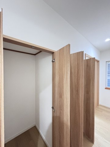 中古戸建　長楽寺1丁目の収納|廊下の収納