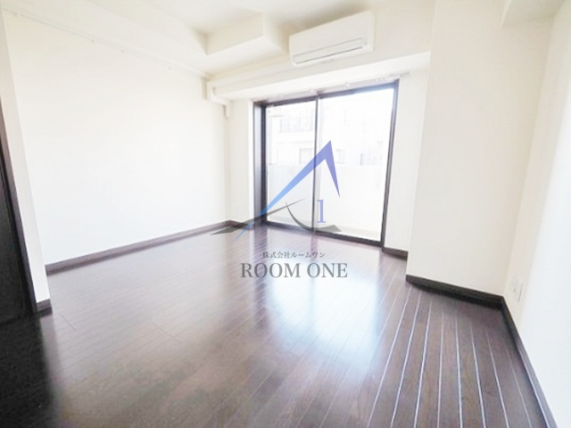 プレール・ドゥーク川崎平間の居間・リビング|洋室のお部屋です。