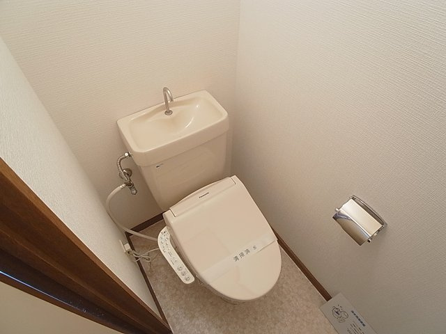 メゾンドリーのトイレ|温水洗浄便座付きのトイレ