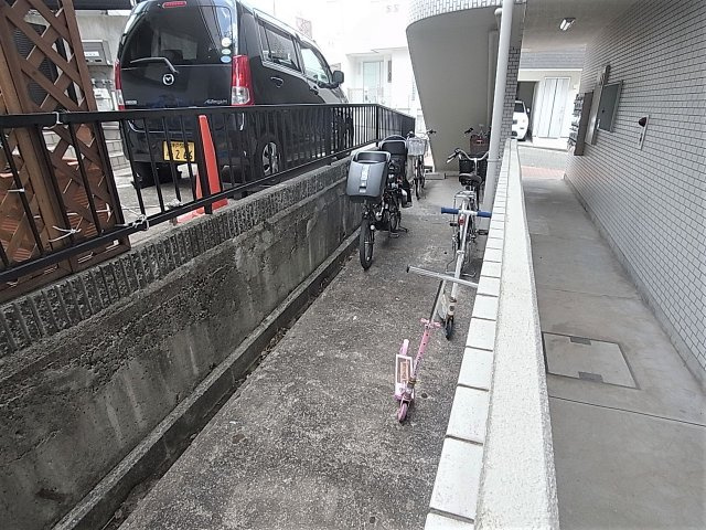 メゾンドリーのその他共用部分|駐輪スペース