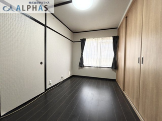 【洋室】 | 横尾２団地　８１号棟　１階 | 便利な全居室収納スペース付！