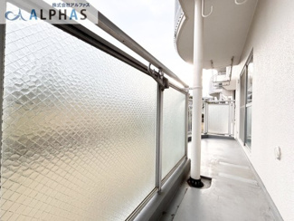 【バルコニー】 | 横尾２団地　８１号棟　１階 | 暖かな日差しのふりそそぐバルコニー