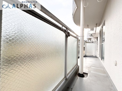 【バルコニー】 | 横尾２団地　８１号棟　１階 | 暖かな日差しのふりそそぐバルコニー