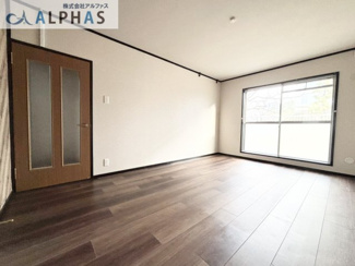 【居間・リビング】 | 横尾２団地　８１号棟　１階 | 引き戸を開放することでリビング・ダイニングと繋がり、開放感があります♪