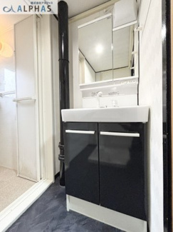 【独立洗面台】 | 横尾２団地　８１号棟　１階 | 収納力と機能性に優れたお手入れラクラク洗面化粧台です♪