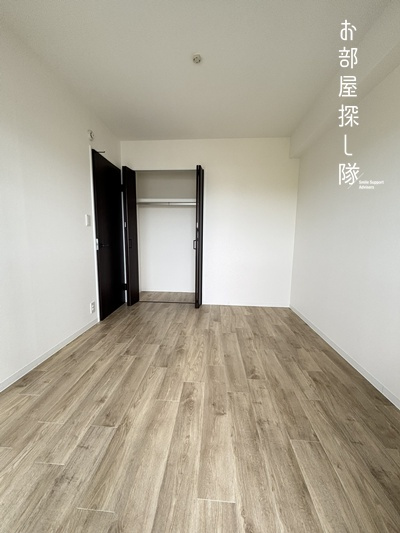 組坂ビル８の洋室