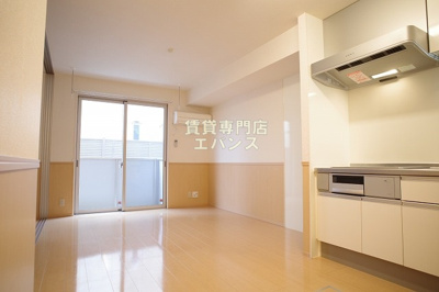 【居間・リビング】 | エルパラシオ鷺沼台 | 居間です